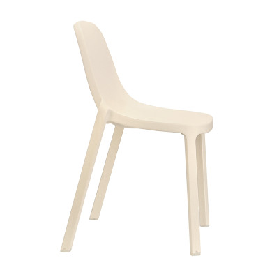 Designaholic_Starck_Broom_Emeco_045