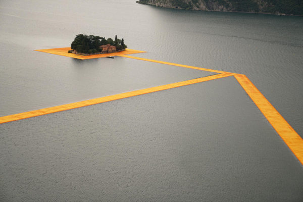 designaholic_floatingpiers_4