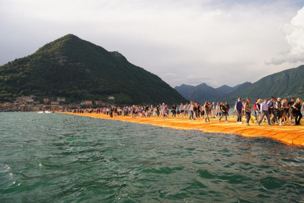 designaholic_floatingpiers_7