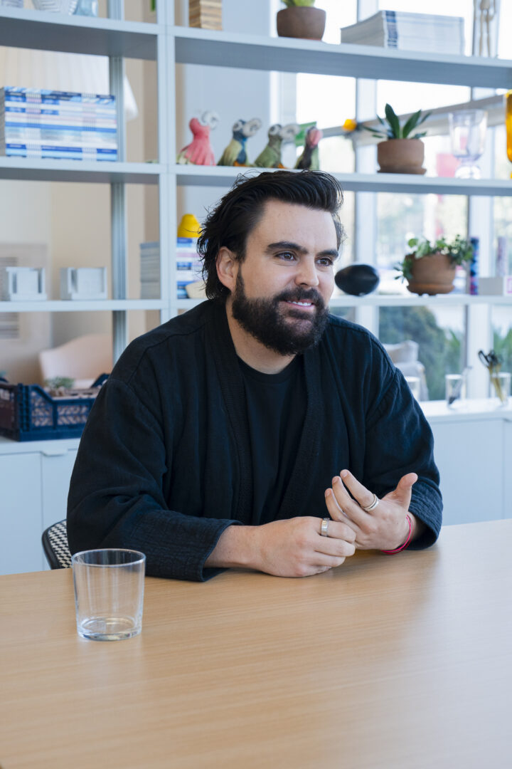 Entre objetos, interiores y colaboraciones